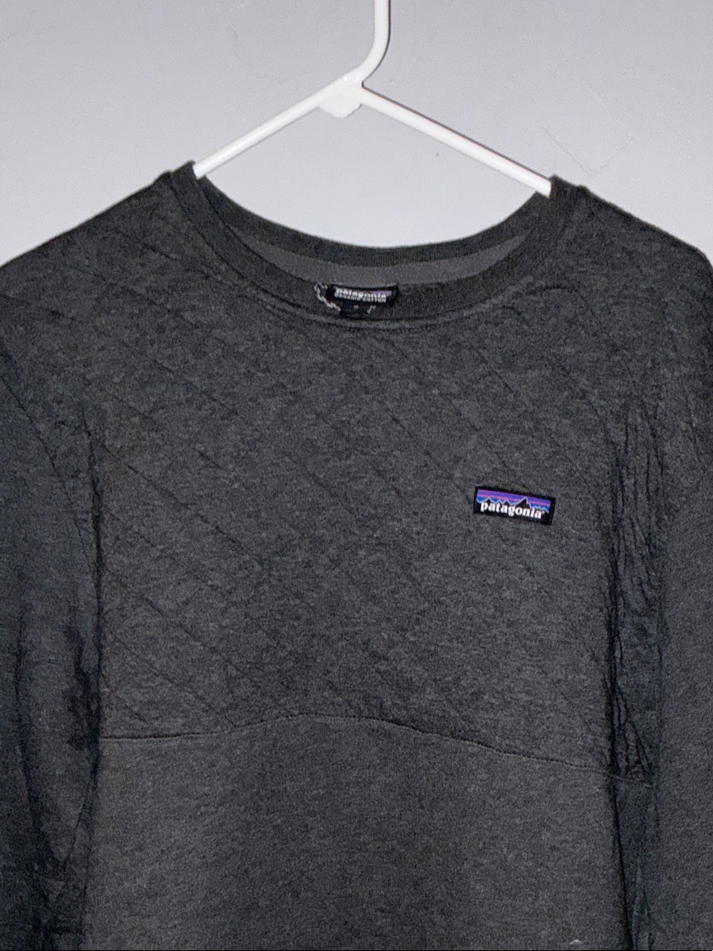 Patagonia Women’s Black Pullover Crew Sweatshirt - Picture 4 of 16